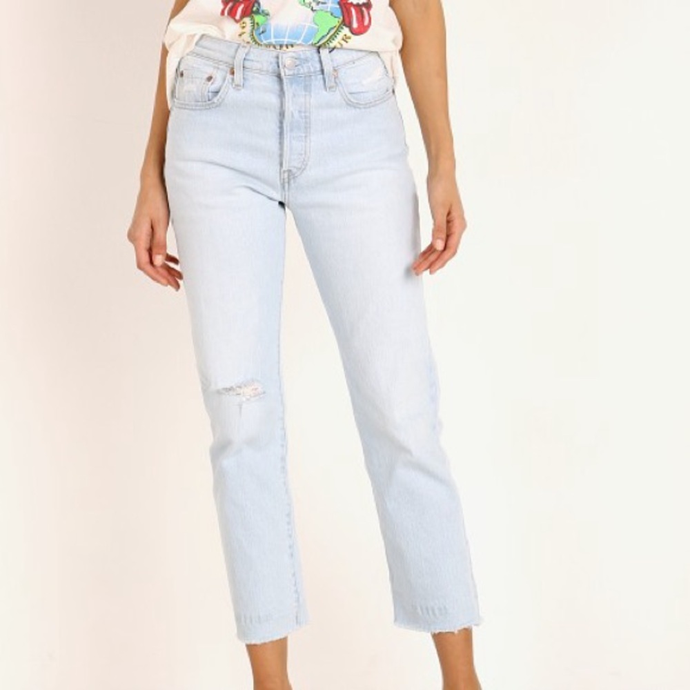 Levi’s 501 Crop Jean Shout Out - Light Blue Distressed Women’s Jeans - W27 L26